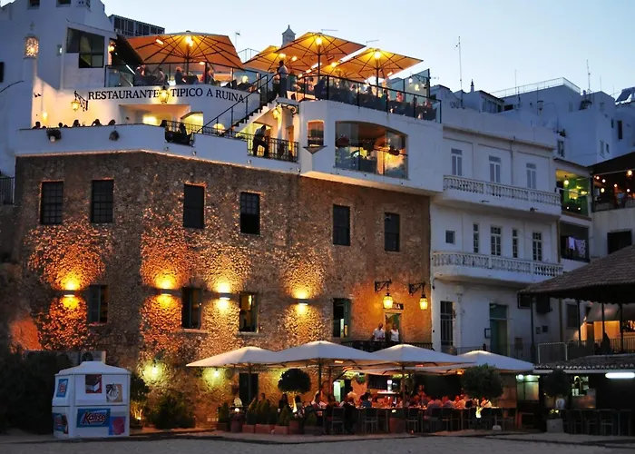Ocean Breeze Rooms, Pensión Albufeira