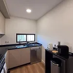 Ocean Breeze Rooms, אלבופיירה