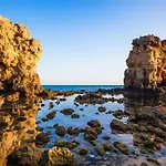 Ocean Breeze Rooms, בית הארחה אלבופיירה