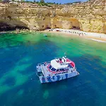 Ocean Breeze Rooms, בית הארחה אלבופיירה