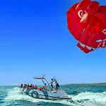 Ocean Breeze Rooms, בית הארחה אלבופיירה